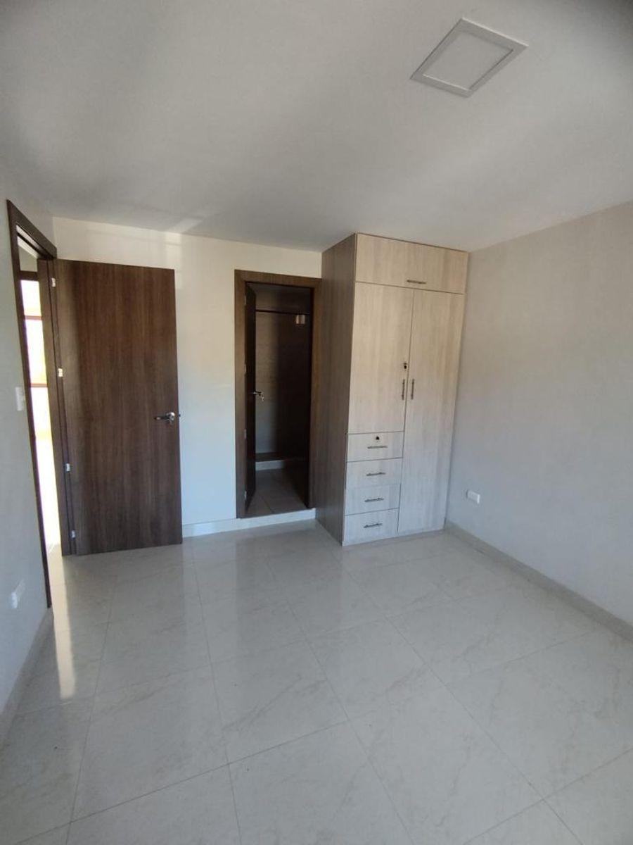 Casa Remodelada en Venta - Villas del Rey, Guayas — imagen 7