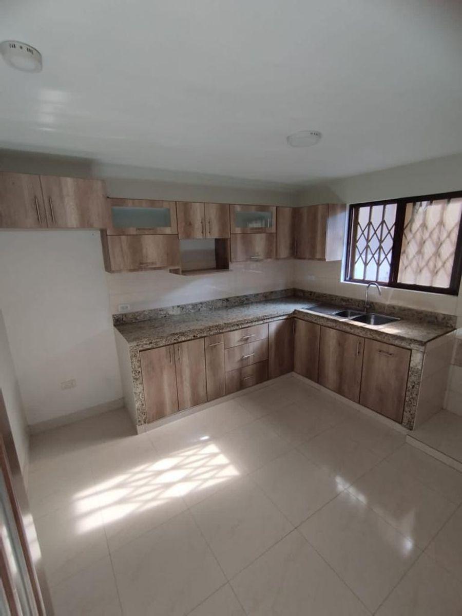 Casa Remodelada en Venta - Villas del Rey, Guayas — imagen 4