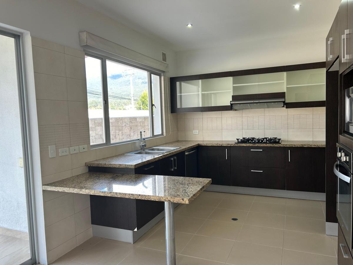 Vendo Casa en Conjunto en Lumbisi Cerca a Ruta Viva — imagen 4