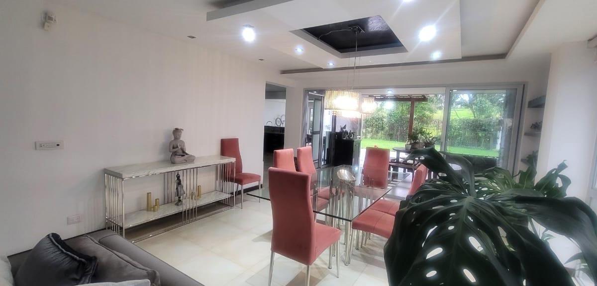 Casa en Conjunto Moderna con Piscina y Guardiania — imagen 7