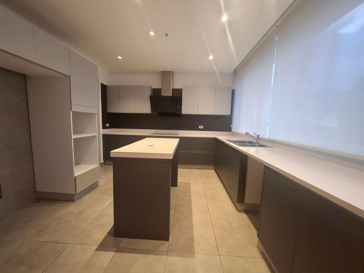 Vendo / Rento Departamento con Terraza - Sector Coruña, González Suárez — imagen 5