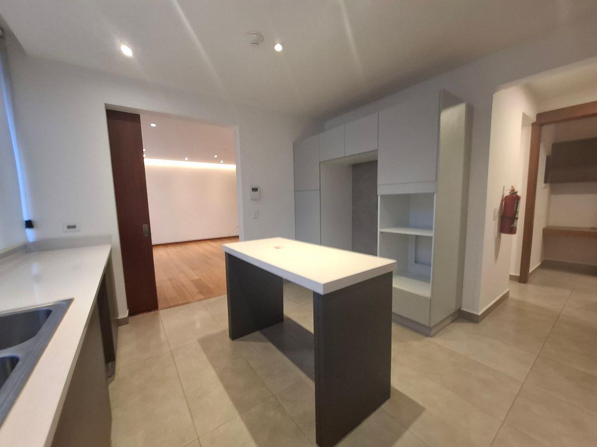 Vendo / Rento Departamento con Terraza - Sector Coruña, González Suárez — imagen 4