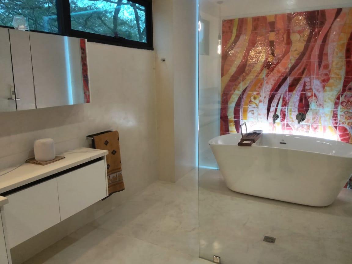 Venta Casa con Piscina y Ascensor en Nayon Exclusiva Urbanizacion — imagen 2