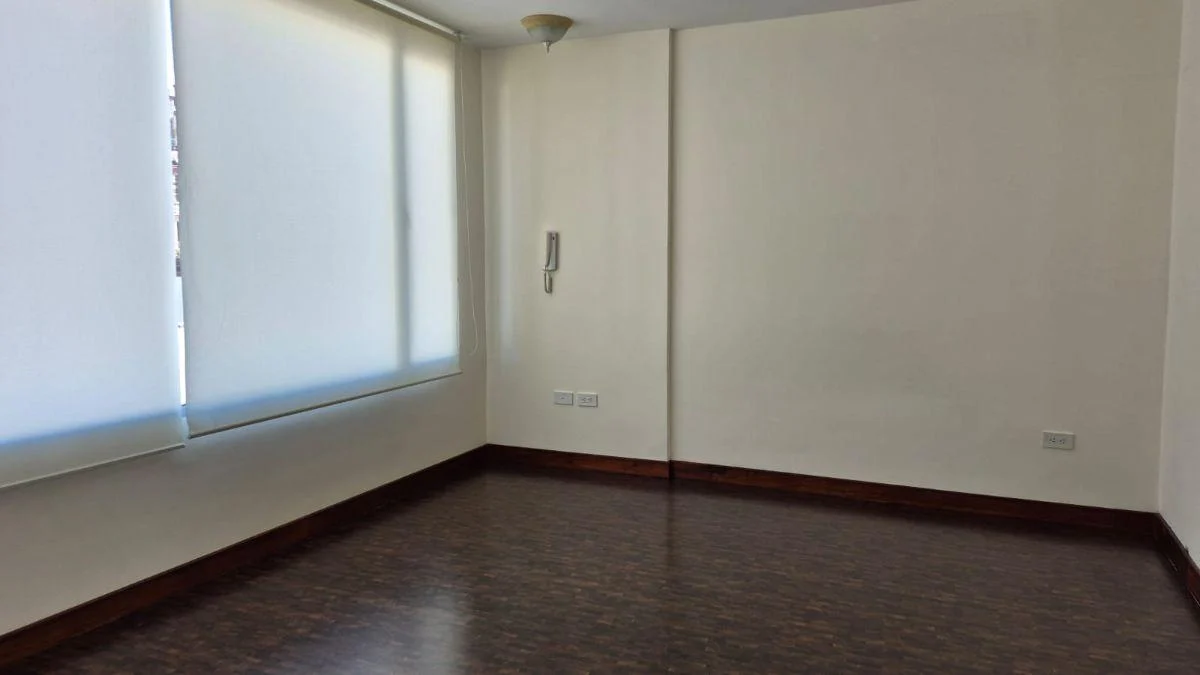 Vendo Amplia Casa de 243 m² en La Primavera Cumbaya — imagen 7