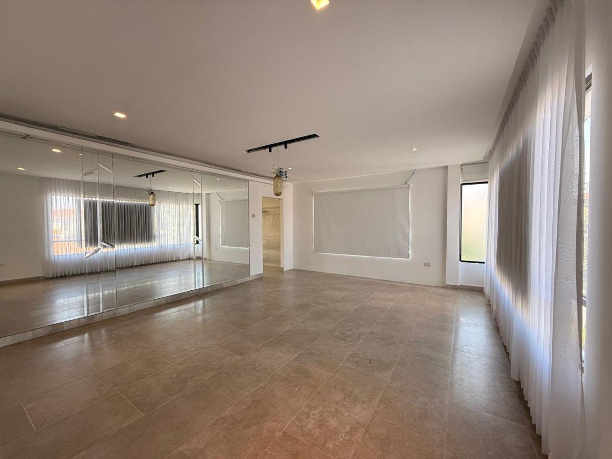 Exclusiva Residencia de Lujo en Estancias del Río – Samborondón, Guayas — imagen 7