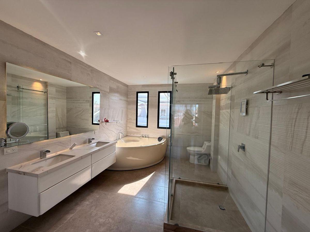 Exclusiva Residencia de Lujo en Estancias del Río – Samborondón, Guayas — imagen 6