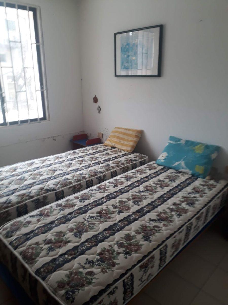 Bonita Casa en Tonsupa, con Piscina, a 3 Cuadras del Mar — imagen 4