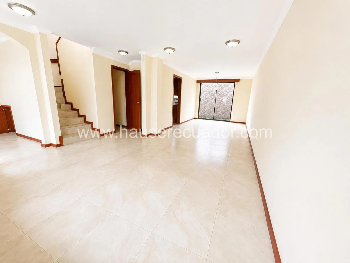Casa en Venta en Las Mejores Zonas del Valle de Los Chillos Urbanización Privada 3 Habitaciones — imagen 7