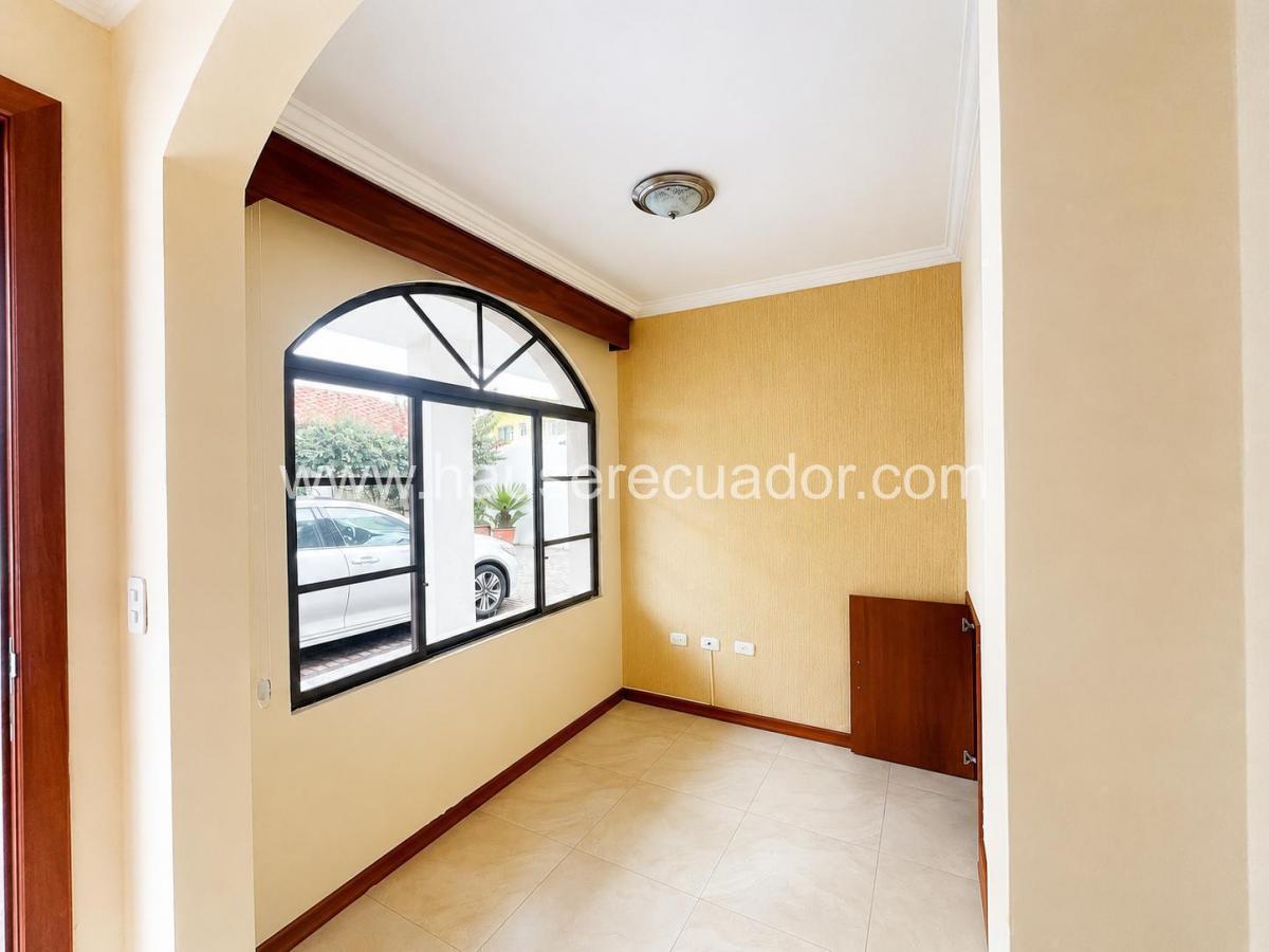 Casa en Venta en Las Mejores Zonas del Valle de Los Chillos Urbanización Privada 3 Habitaciones — imagen 6