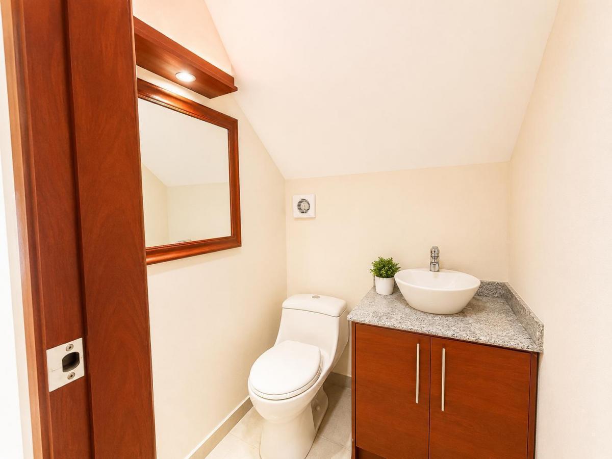Casa en Venta en Las Mejores Zonas del Valle de Los Chillos Urbanización Privada 3 Habitaciones — imagen 3