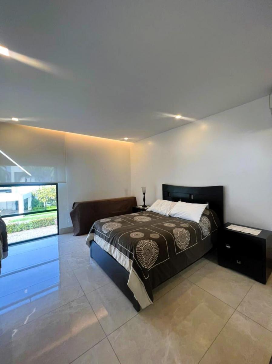 Vendo. Samborondon. Mocoli. Propiedad. Al Lago. 2 Plantas. 3 Habitaciones., Guayas — imagen 4