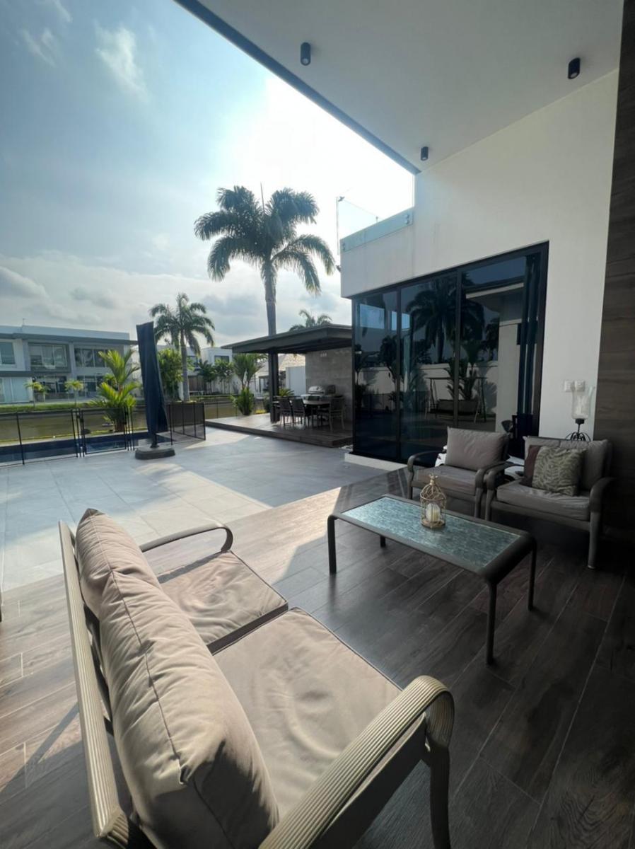 Vendo. Samborondon. Mocoli. Propiedad. Al Lago. 2 Plantas. 3 Habitaciones., Guayas — imagen 2