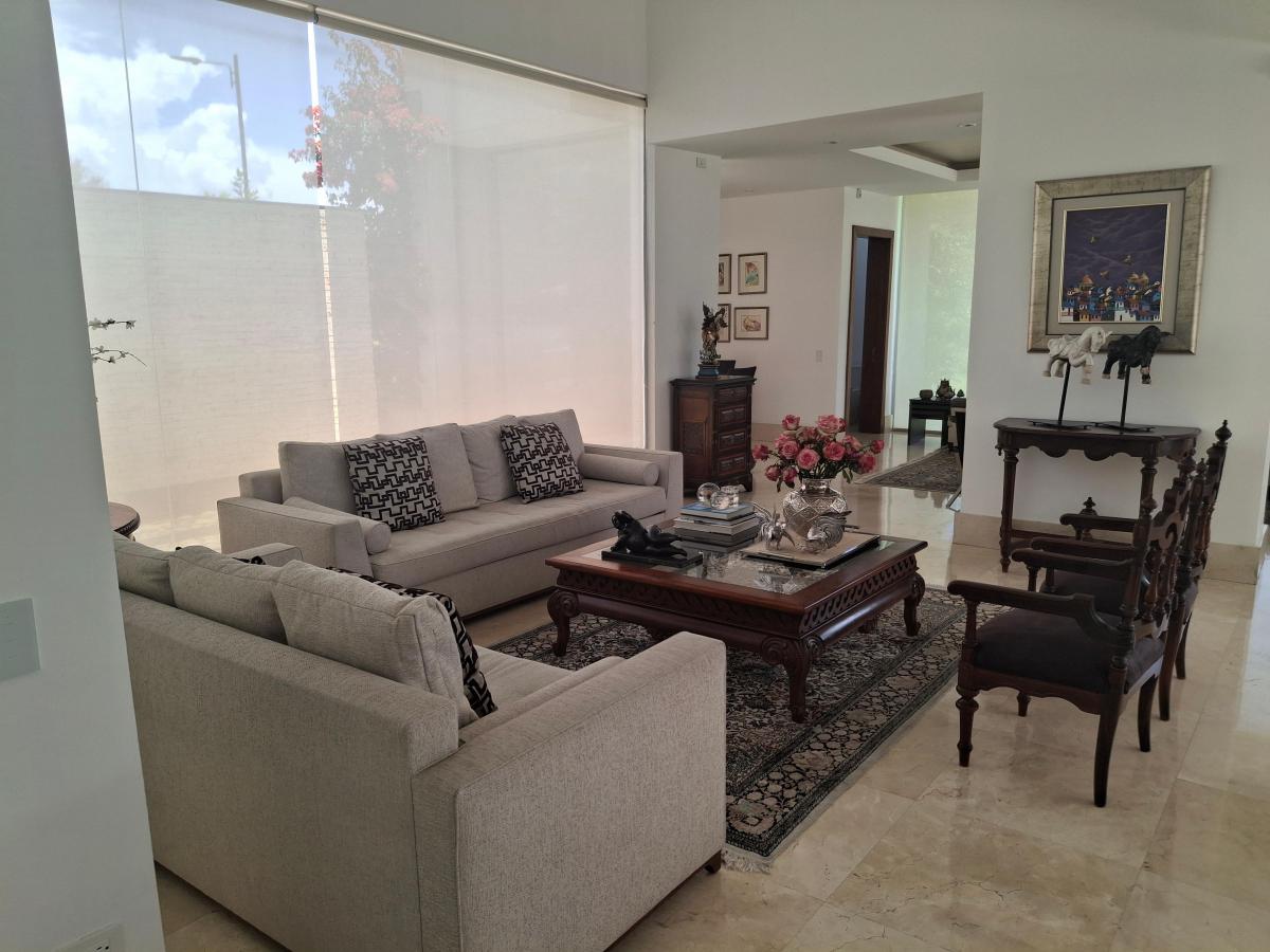 Cumbaya - Urbanizacion Santa Ines, 4 Habitaciones, 6 Parqueos — imagen 3