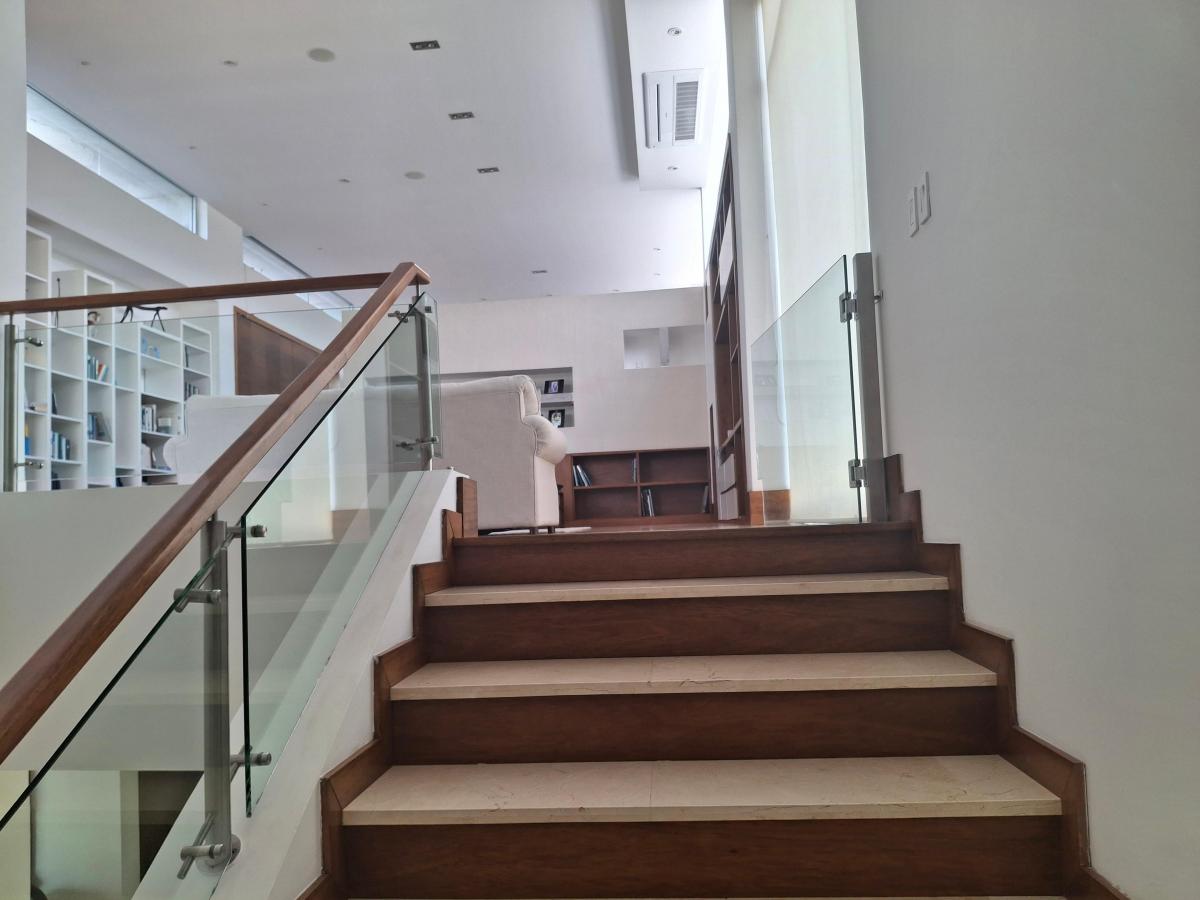 Cumbaya - Urbanizacion Santa Ines, 4 Habitaciones, 6 Parqueos — imagen 2