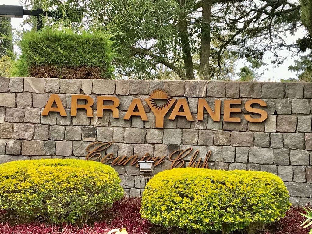 Mv - en Puembo, en Venta Terreno 2113 m² del Lado de Las Canchas de Golf, Club Privado Arrayanes — imagen 10