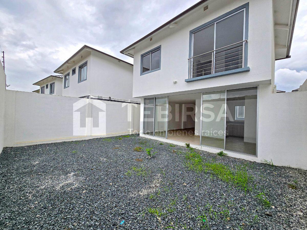 Casa en Venta de 3 Dorm. y Amplio Patio, de Estreno - Urbanización Vistana 2000, Guayas — imagen 8