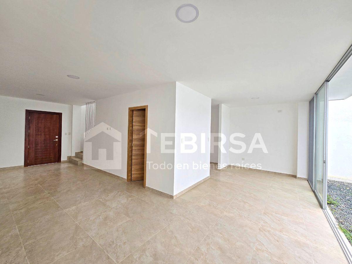 Casa en Venta de 3 Dorm. y Amplio Patio, de Estreno - Urbanización Vistana 2000, Guayas — imagen 3