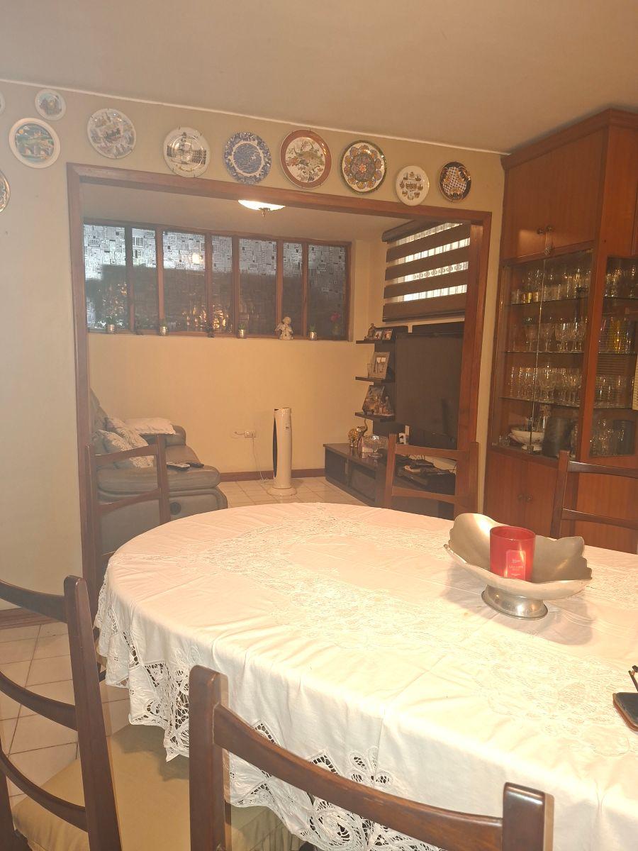 Vendo Amplia Casa con 2 Departamentos en Kennedy Nueva, Guayas — imagen 6