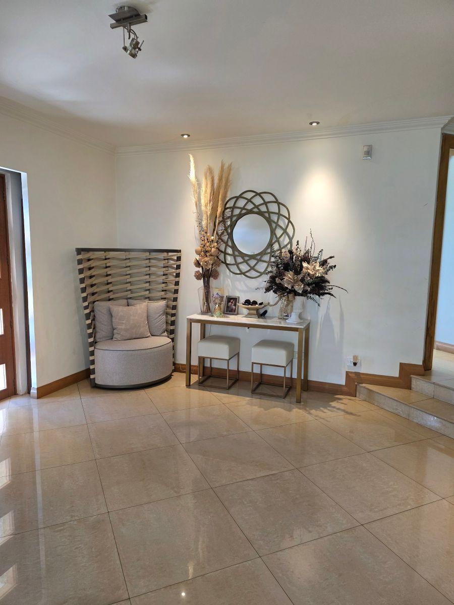 Linda Casa de Venta en Nayon Urbanización — imagen 10
