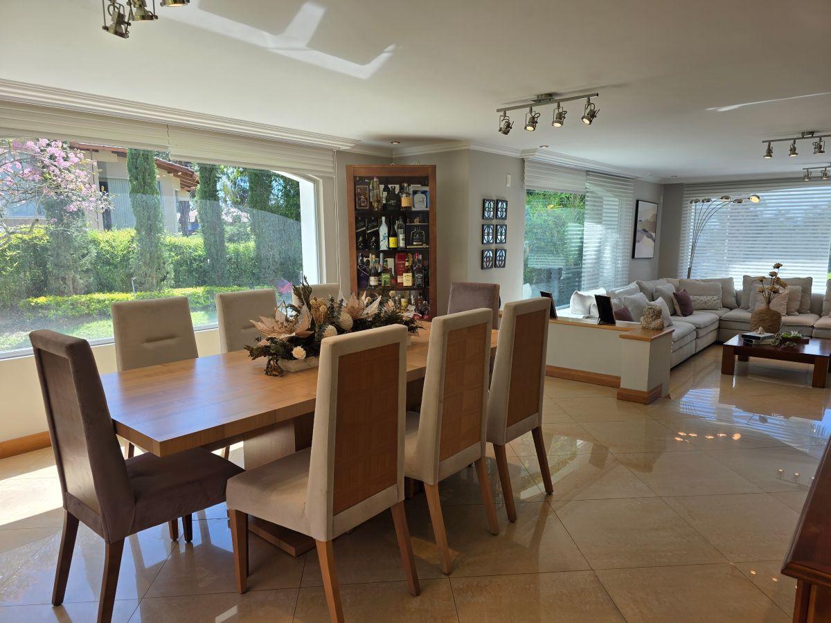 Linda Casa de Venta en Nayon Urbanización — imagen 7