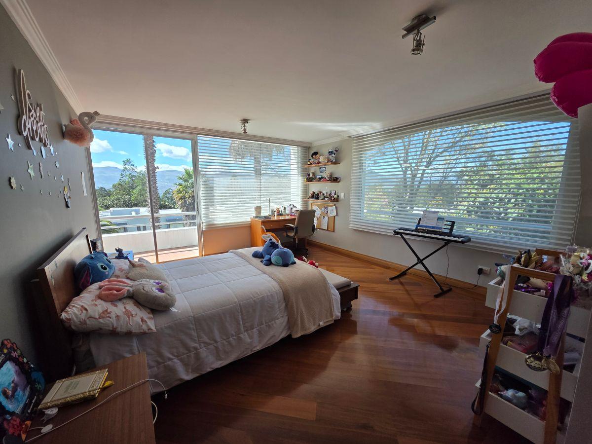 Linda Casa de Venta en Nayon Urbanización — imagen 2