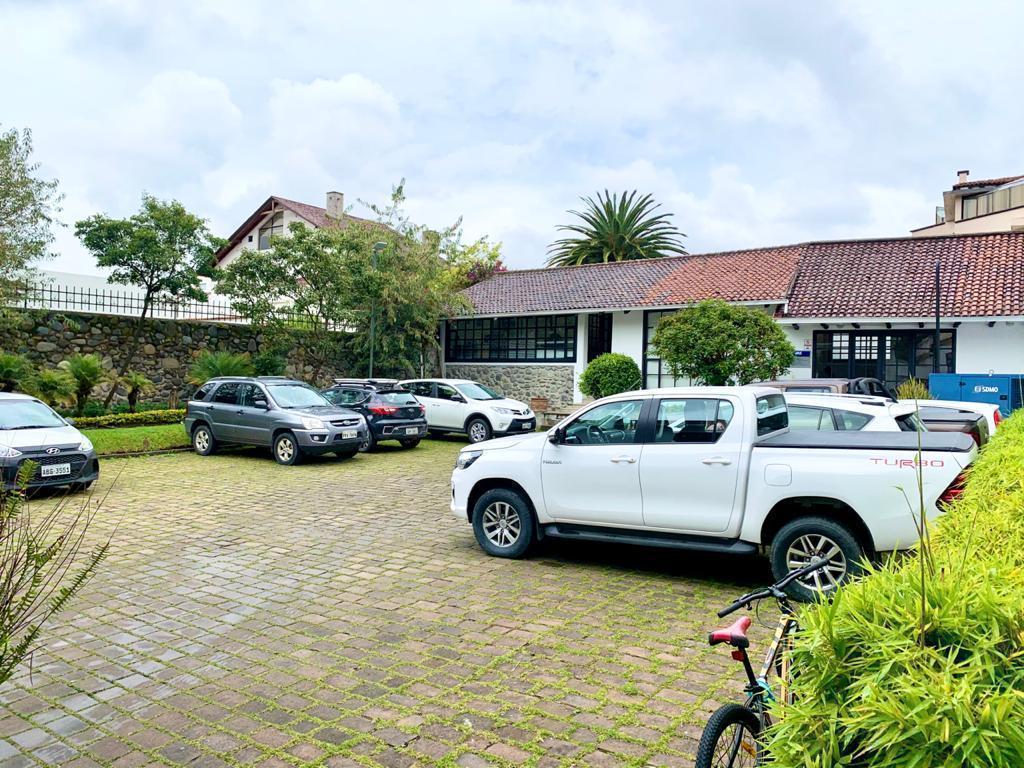 Hermosa Casa en Venta, Av Solano, Azuay — imagen 4