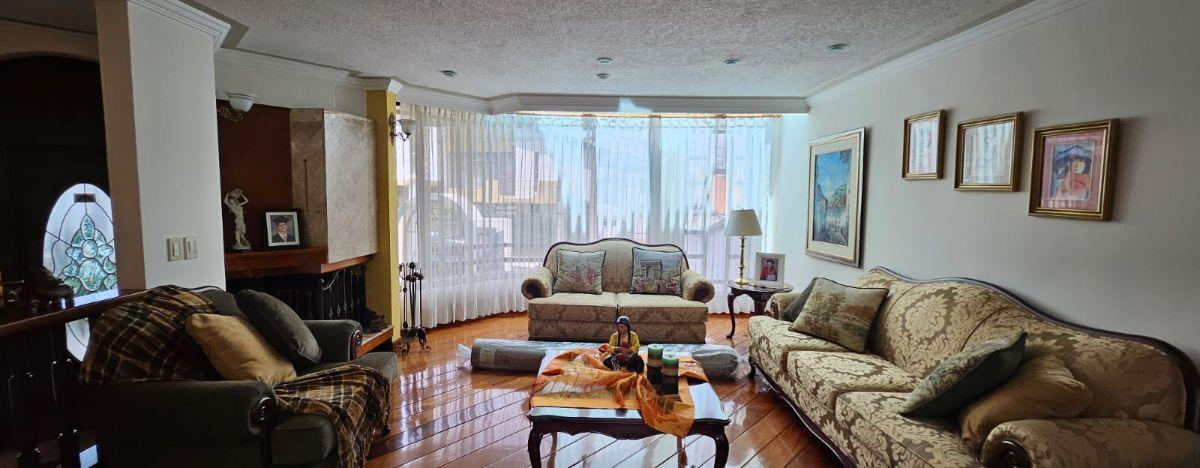 Hermosa Casa en Venta, Urbanizacion Pinar Bajo, 5 Dorm. — imagen 1