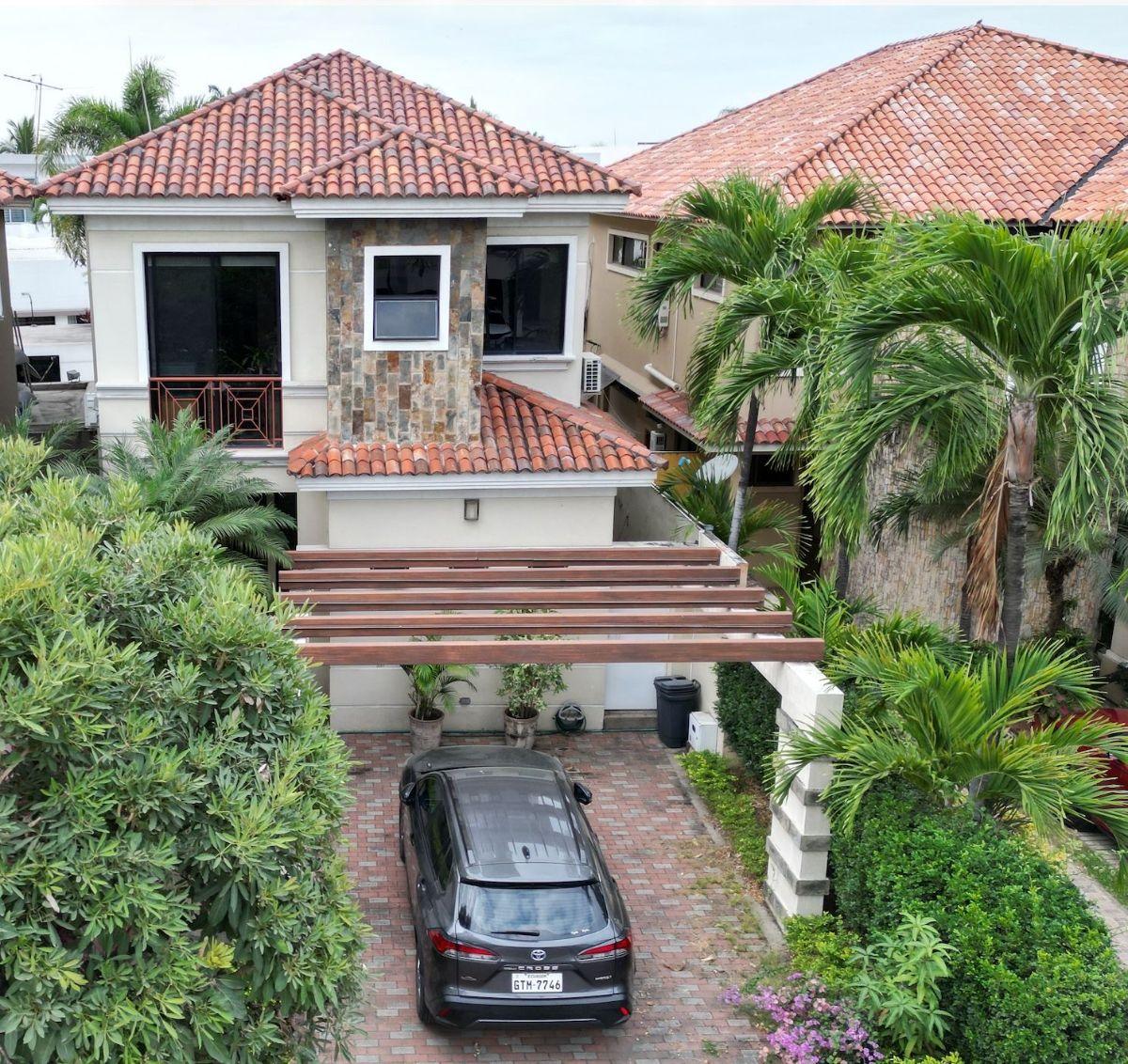 Venta Casa Cuatro Habitaciones en Urbanización Terrasol Km 5 Via Samborondon, Guayas — imagen 1