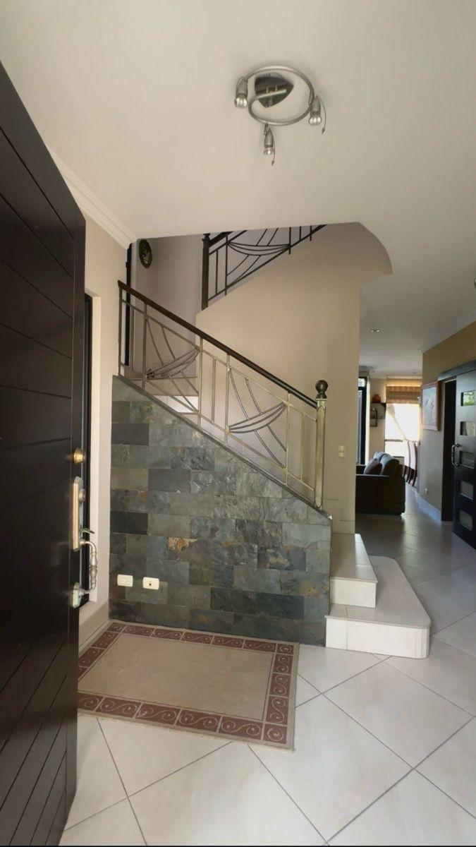Venta Casa Cuatro Habitaciones en Urbanización Terrasol Km 5 Via Samborondon, Guayas — imagen 7