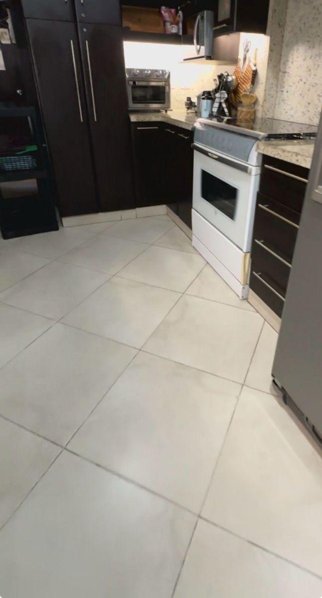 Venta Casa Cuatro Habitaciones en Urbanización Terrasol Km 5 Via Samborondon, Guayas — imagen 6
