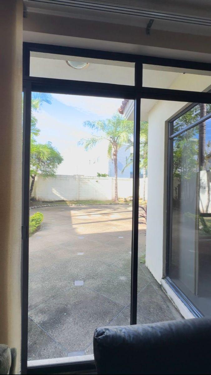 Venta Casa Cuatro Habitaciones en Urbanización Terrasol Km 5 Via Samborondon, Guayas — imagen 5