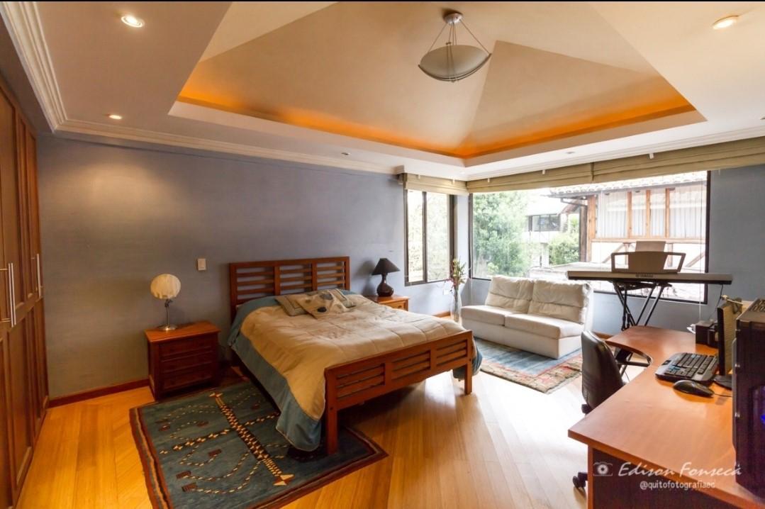 Se Vende Casa Sector Hospital de Solca — imagen 1