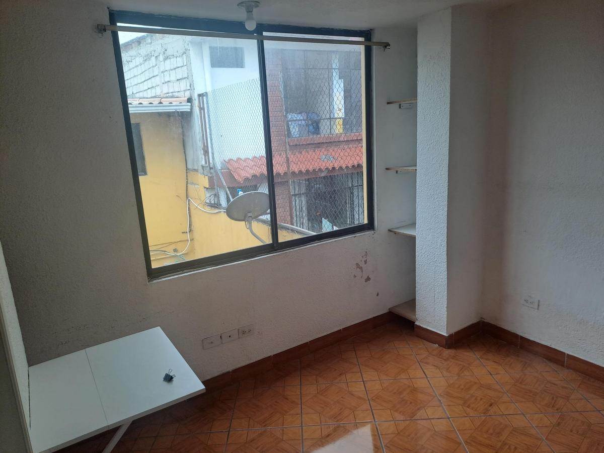 Vendo Casa Rentera Sector Solca — imagen 5