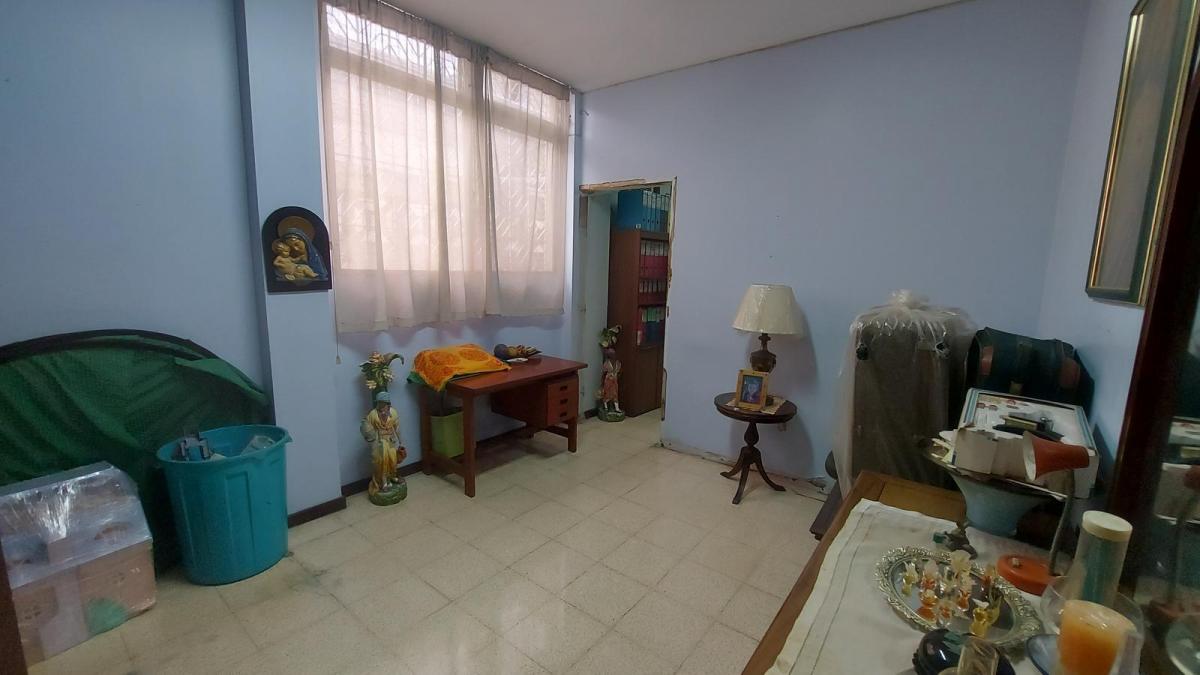 Venta de Villa Ideal Para Oficina de Dos Departamentos en Urdesa, Guayas — imagen 6