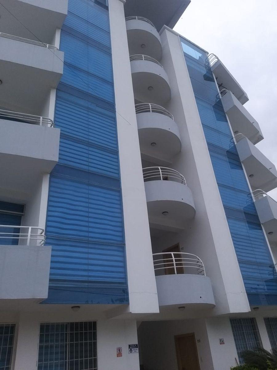 Departamento en Venta de 2 Habitaciones en Tonsupa Frente a La Piscina — imagen 2