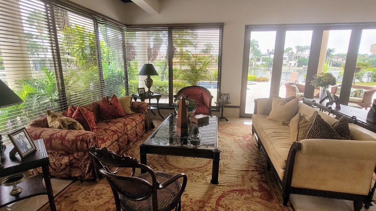 Casa con 930 m² Terreno, 4 Dorm. en Venta en Samborondón Vista Al Lago, Guayas — imagen 10