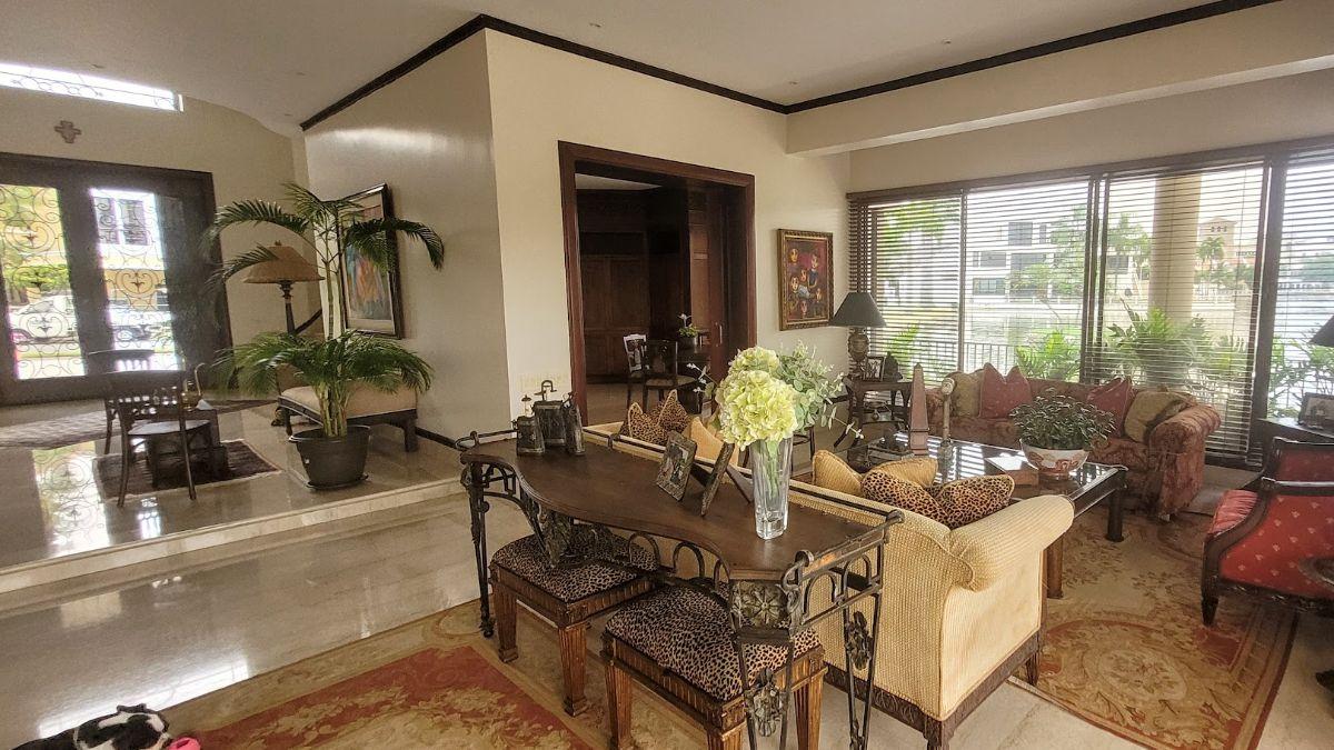Casa con 930 m² Terreno, 4 Dorm. en Venta en Samborondón Vista Al Lago, Guayas — imagen 9