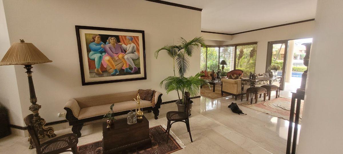 Casa con 930 m² Terreno, 4 Dorm. en Venta en Samborondón Vista Al Lago, Guayas — imagen 5