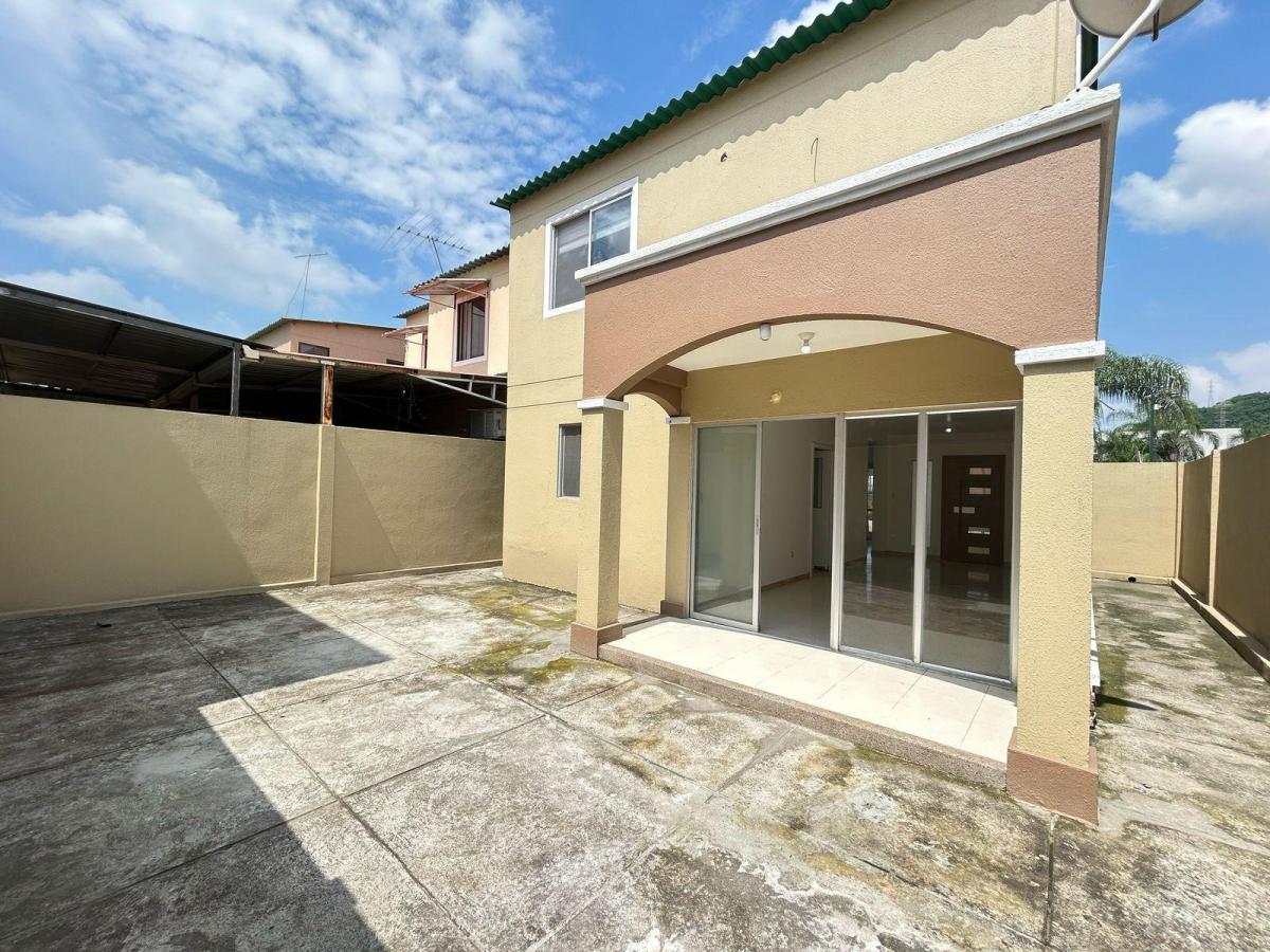 Casa Esquinera en Venta en La Urbanización La Joya, Av León Febres Cordero, Guayas — imagen 5