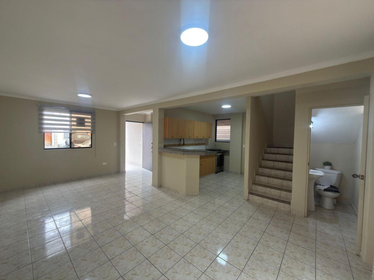 Venta de Casa en Urbanizacion Volare Al Norte Daule Aurora, Guayas — imagen 8