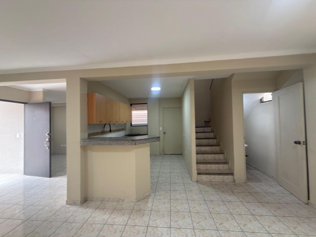 Venta de Casa en Urbanizacion Volare Al Norte Daule Aurora, Guayas — imagen 5