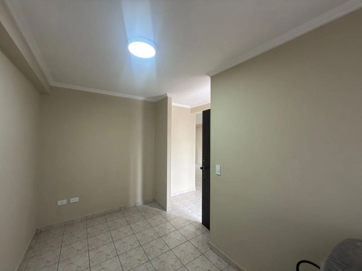 Venta de Casa en Urbanizacion Volare Al Norte Daule Aurora, Guayas — imagen 4