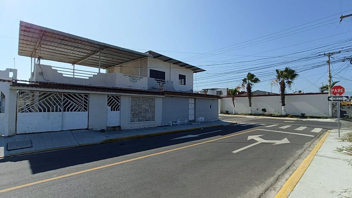 Vendo Casa con Amplia Terraza en Sector Costa Azul Salinas — imagen 10