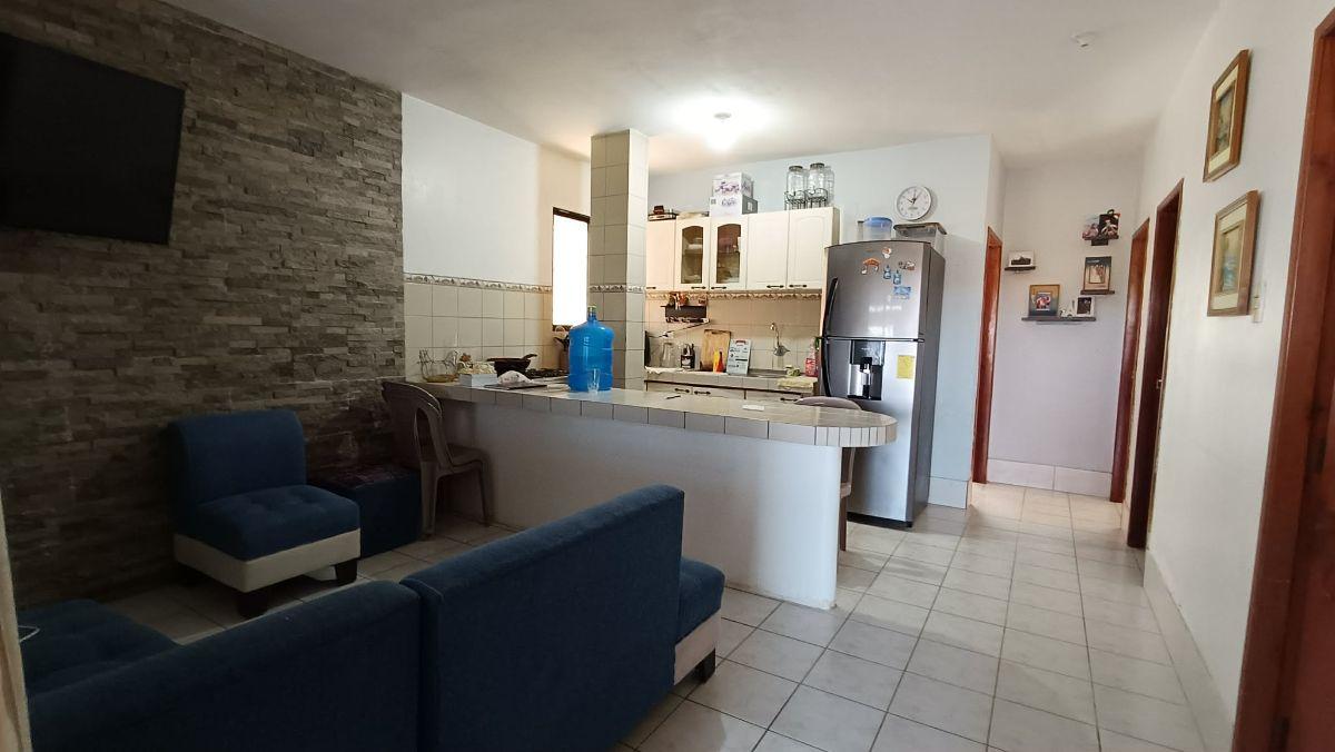 Vendo Casa con Amplia Terraza en Sector Costa Azul Salinas — imagen 7