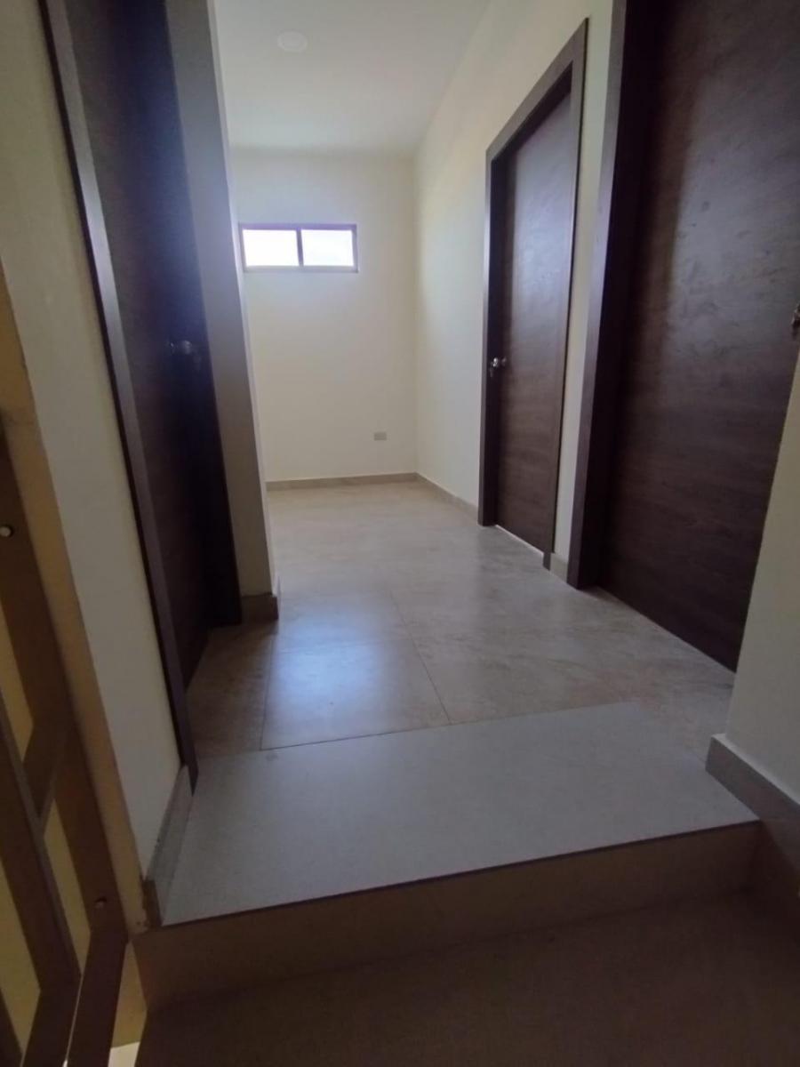 Venta Casa de Estreno - Ciudadela Guayacanes - Garaje (Wt), Guayas — imagen 2