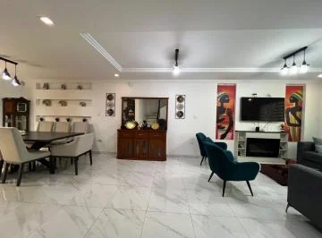 Casa en Venta. Centro de Ricaurte, Azuay — imagen 2