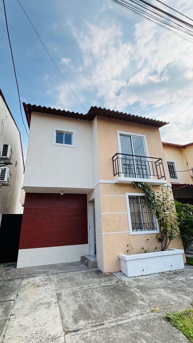 Vendo Casa de Dos Plantas en La Urbanización Metropolis, Guayas — imagen 10