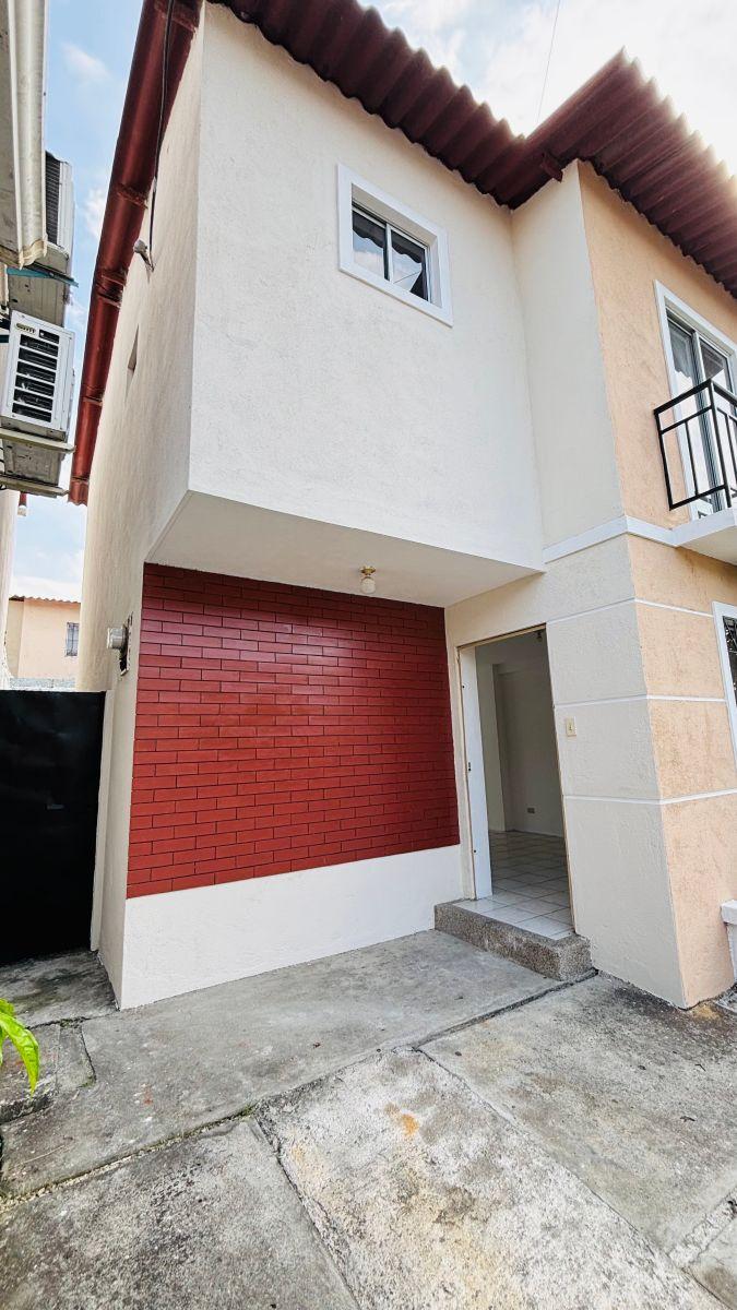 Vendo Casa de Dos Plantas en La Urbanización Metropolis, Guayas — imagen 9