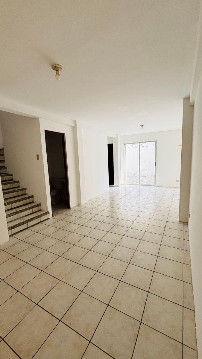 Vendo Casa de Dos Plantas en La Urbanización Metropolis, Guayas — imagen 5