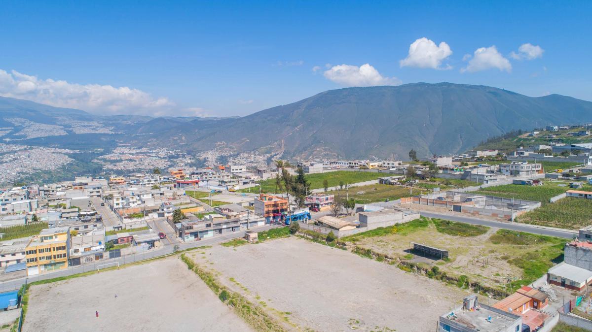 Casa en Venta con Local Comercial Calderon 377 m² — imagen 10